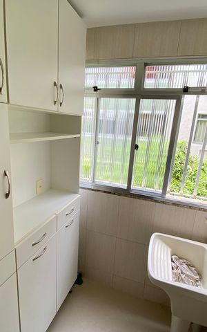 Apartamento à venda com 48m², 2 quartos e 1 vaga Apartamento à venda com 48m², 2 quartos e 1 vagaCozinha e Área de Serviço