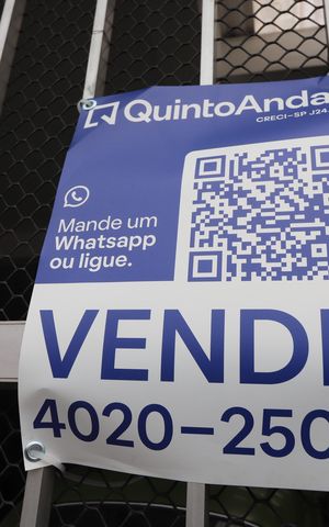 Casa à venda com 117m², 3 quartos e 2 vagasPlaca
