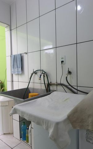 Casa à venda com 117m², 3 quartos e 2 vagasLavanderia