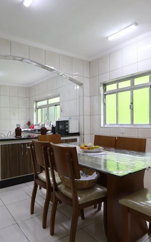 Casa à venda com 117m², 3 quartos e 2 vagasCopa