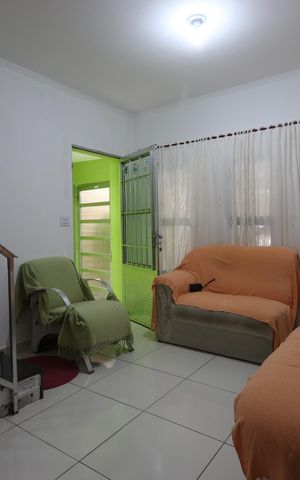 Casa à venda com 117m², 3 quartos e 2 vagasSala