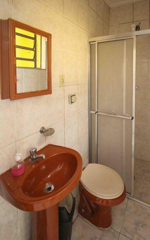Casa para alugar com 49m², 1 quarto e sem vaga Casa para alugar com 49m², 1 quarto e sem vagaBanheiro