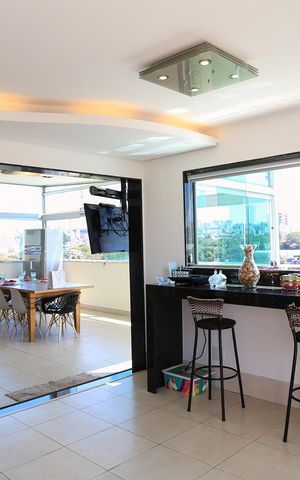 Apartamento à venda com 198m², 3 quartos e 2 vagas Apartamento à venda com 198m², 3 quartos e 2 vagasCobertura