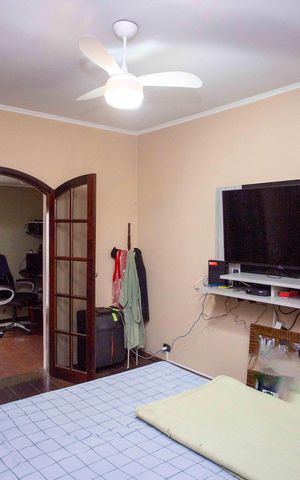 Casa à venda com 175m², 3 quartos e 2 vagasSuíte