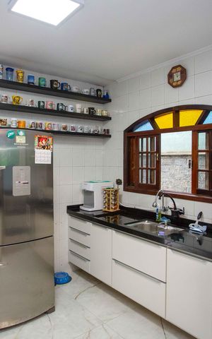 Casa à venda com 175m², 3 quartos e 2 vagasCozinha