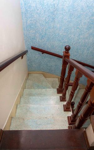 Casa à venda com 175m², 3 quartos e 2 vagasEscada