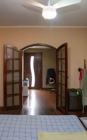 Casa à venda com 175m², 3 quartos e 2 vagasSuíte