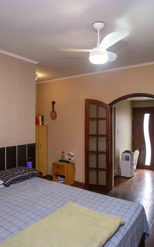 Casa à venda com 175m², 3 quartos e 2 vagasSuíte