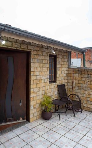 Casa à venda com 175m², 3 quartos e 2 vagasSacada do Escritório