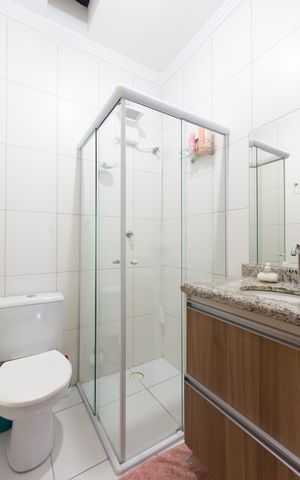 Casa de condomínio à venda com 120m², 3 quartos e 2 vagas Casa de condomínio à venda com 120m², 3 quartos e 2 vagasBanheiro Social