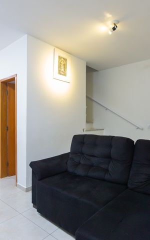 Casa de condomínio à venda com 120m², 3 quartos e 2 vagas Casa de condomínio à venda com 120m², 3 quartos e 2 vagasSala