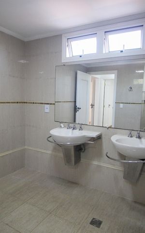 Casa para alugar com 1200m², 5 quartos e 7 vagasBanheiro da Suíte 5