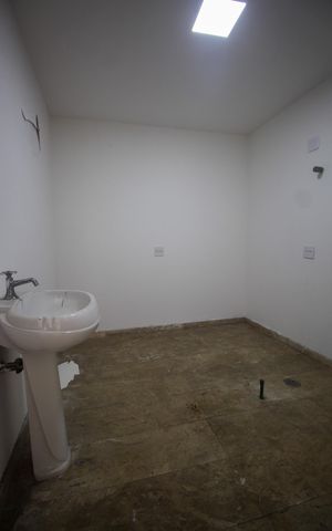 Casa para alugar com 1200m², 5 quartos e 7 vagasBanheiro de Serviço