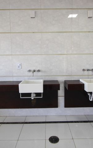 Casa para alugar com 1200m², 5 quartos e 7 vagasBanheiro da Suíte 2