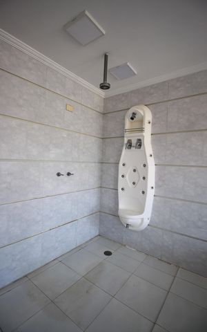 Casa para alugar com 1200m², 5 quartos e 7 vagasBanheiro da Suíte 2