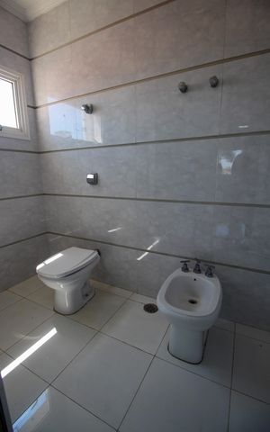 Casa para alugar com 1200m², 5 quartos e 7 vagasBanheiro da Suíte 2