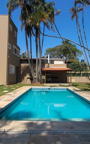 Casa para alugar com 1200m², 5 quartos e 7 vagasÁrea comum - Piscina
