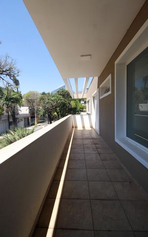 Casa para alugar com 1200m², 5 quartos e 7 vagasVaranda da suíte 1