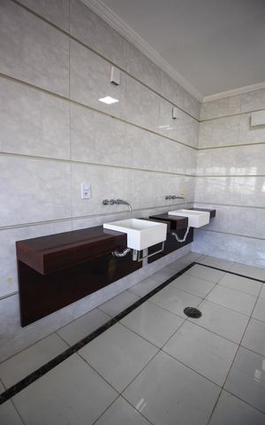 Casa para alugar com 1200m², 5 quartos e 7 vagasBanheiro da Suíte 2