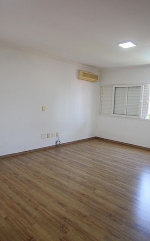 Casa para alugar com 1200m², 5 quartos e 7 vagasSuíte 2