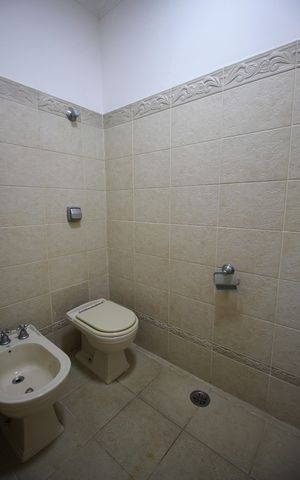 Casa para alugar com 1200m², 5 quartos e 7 vagasBanheiro da Suíte 1