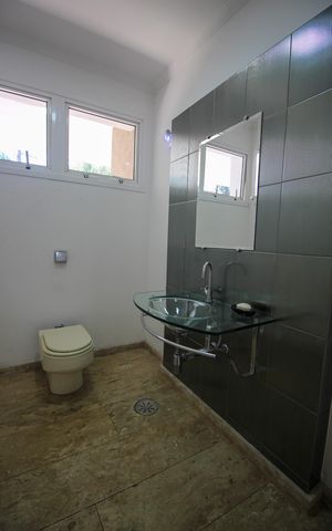 Casa para alugar com 1200m², 5 quartos e 7 vagasLavabo da Sala 2