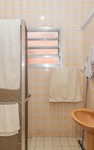 Casa à venda com 213m², 3 quartos e 3 vagasBanheiro