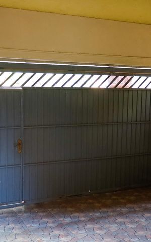 Casa à venda com 125m², 3 quartos e 2 vagas Casa à venda com 125m², 3 quartos e 2 vagasGaragem