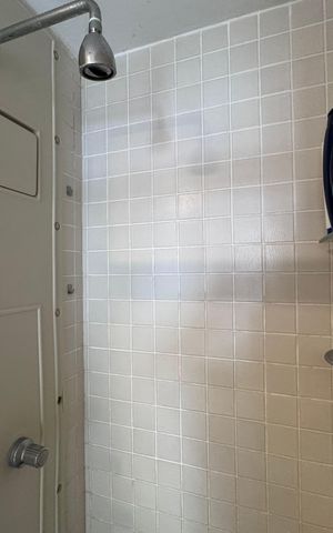 Apartamento para alugar com 70m², 2 quartos e 1 vaga Apartamento para alugar com 70m², 2 quartos e 1 vagaBanheiro da Suíte