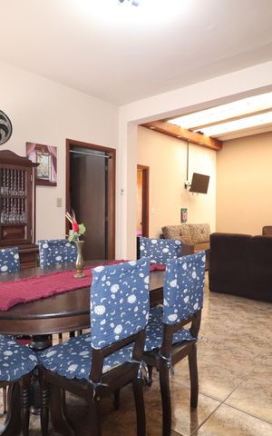 Casa à venda com 800m², 3 quartos e 8 vagasSala