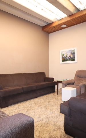 Casa à venda com 800m², 3 quartos e 8 vagasSala