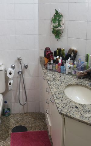 Apartamento à venda com 204m², 4 quartos e 3 vagasBanheiro da Suíte 1