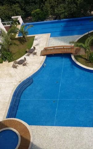 Apartamento à venda com 330m², 3 quartos e 4 vagas Apartamento à venda com 330m², 3 quartos e 4 vagasÁrea comum - Piscina