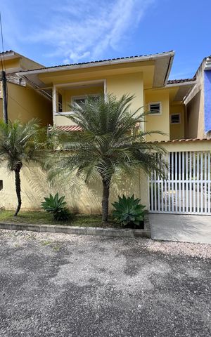 Casa de condomínio à venda com 150m², 3 quartos e 1 vaga Casa de condomínio à venda com 150m², 3 quartos e 1 vagaFachada