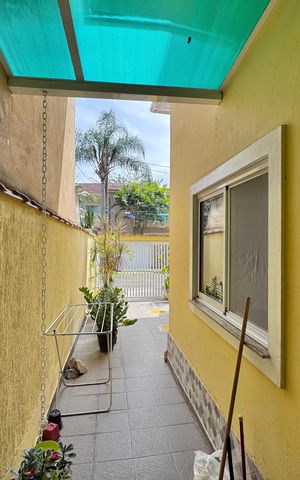 Casa de condomínio à venda com 150m², 3 quartos e 1 vaga Casa de condomínio à venda com 150m², 3 quartos e 1 vagaÁrea externa