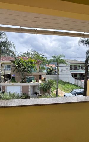 Casa de condomínio à venda com 150m², 3 quartos e 1 vaga Casa de condomínio à venda com 150m², 3 quartos e 1 vagaSuíte - Varanda