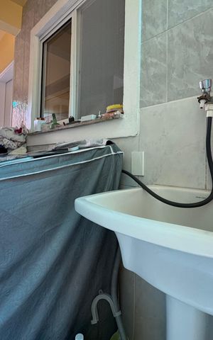 Casa de condomínio à venda com 150m², 3 quartos e 1 vaga Casa de condomínio à venda com 150m², 3 quartos e 1 vagaÁrea de Serviço