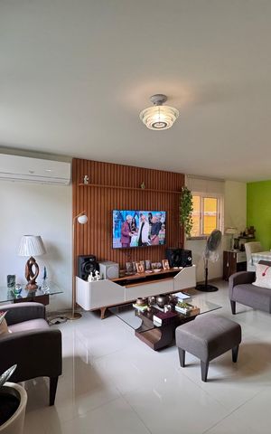 Casa de condomínio à venda com 150m², 3 quartos e 1 vaga Casa de condomínio à venda com 150m², 3 quartos e 1 vagaSala