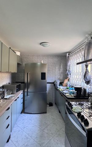 Casa de condomínio à venda com 150m², 3 quartos e 1 vaga Casa de condomínio à venda com 150m², 3 quartos e 1 vagaCozinha e Área de Serviço