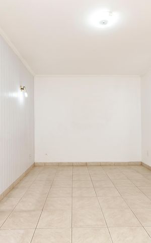 Casa à venda com 287m², 3 quartos e 4 vagas Casa à venda com 287m², 3 quartos e 4 vagasSala