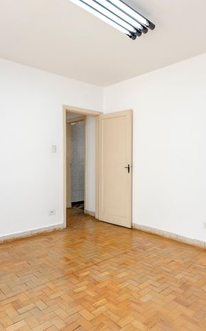 Casa à venda com 287m², 3 quartos e 4 vagas Casa à venda com 287m², 3 quartos e 4 vagasQuarto 3