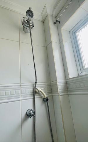 Apartamento para alugar com 144m², 3 quartos e 1 vaga Apartamento para alugar com 144m², 3 quartos e 1 vagaBanheiro da Suíte 2