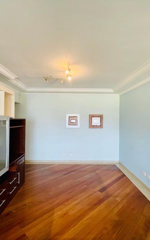 Apartamento para alugar com 144m², 3 quartos e 1 vaga Apartamento para alugar com 144m², 3 quartos e 1 vagaSala
