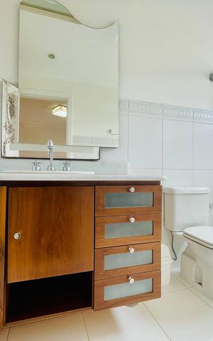 Apartamento para alugar com 144m², 3 quartos e 1 vaga Apartamento para alugar com 144m², 3 quartos e 1 vagaBanheiro da Suíte 2