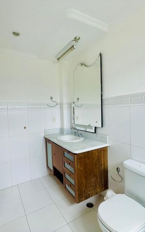 Apartamento para alugar com 144m², 3 quartos e 1 vaga Apartamento para alugar com 144m², 3 quartos e 1 vagaBanheiro da Suíte 2