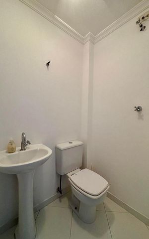 Apartamento para alugar com 144m², 3 quartos e 1 vaga Apartamento para alugar com 144m², 3 quartos e 1 vagaBanheiro de Serviço