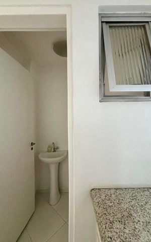 Apartamento para alugar com 144m², 3 quartos e 1 vaga Apartamento para alugar com 144m², 3 quartos e 1 vagaBanheiro de Serviço