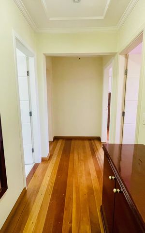 Apartamento para alugar com 144m², 3 quartos e 1 vaga Apartamento para alugar com 144m², 3 quartos e 1 vagaCorredor interno