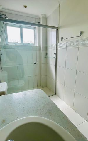 Apartamento para alugar com 144m², 3 quartos e 1 vaga Apartamento para alugar com 144m², 3 quartos e 1 vagaBanheiro da Suíte 2