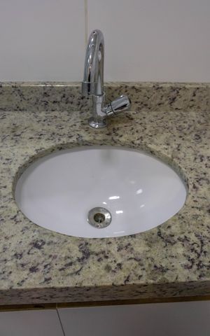Apartamento à venda com 57m², 2 quartos e 1 vaga Apartamento à venda com 57m², 2 quartos e 1 vagaBanheiro social